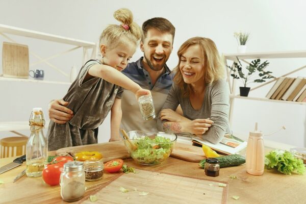 Cozinha de casa é uma das áreas mais perigosas para crianças